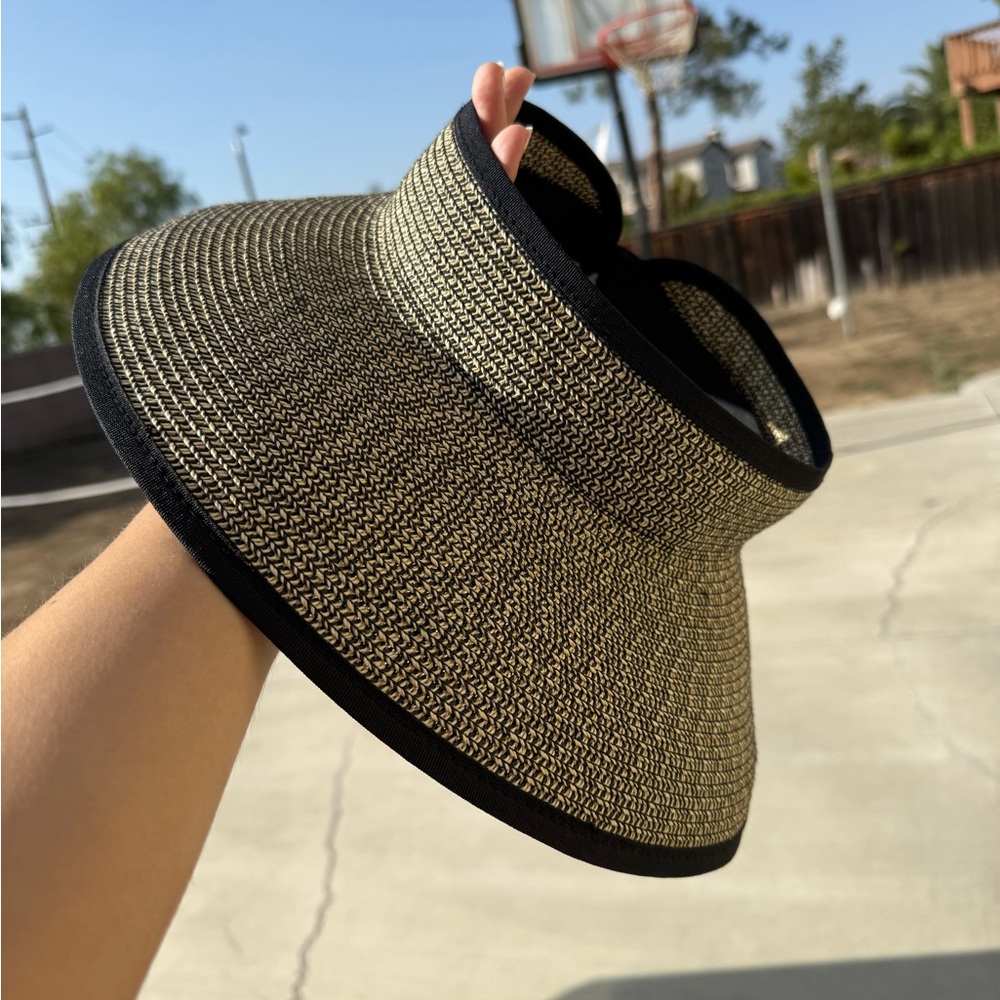 Stylish Black and Tan Straw Visor
